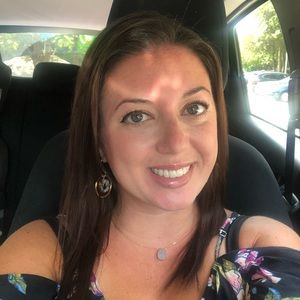 Meet your Posher, Dana